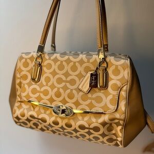 Like New Coach Madison Op Art Sateen Small Madeline
East/West Satchel